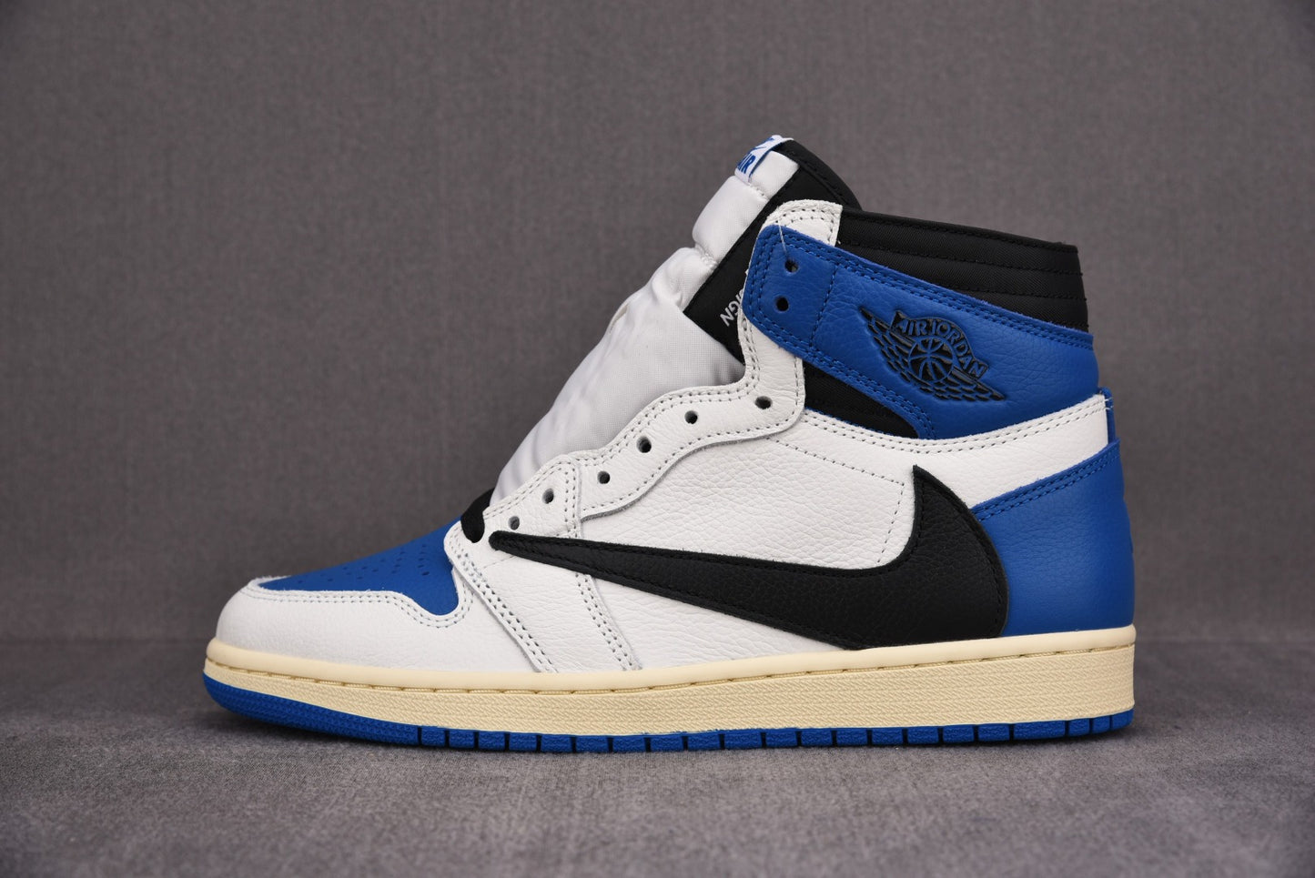 Jordan 1 Retro High OG SP 'Fragment' x Travis Scott
