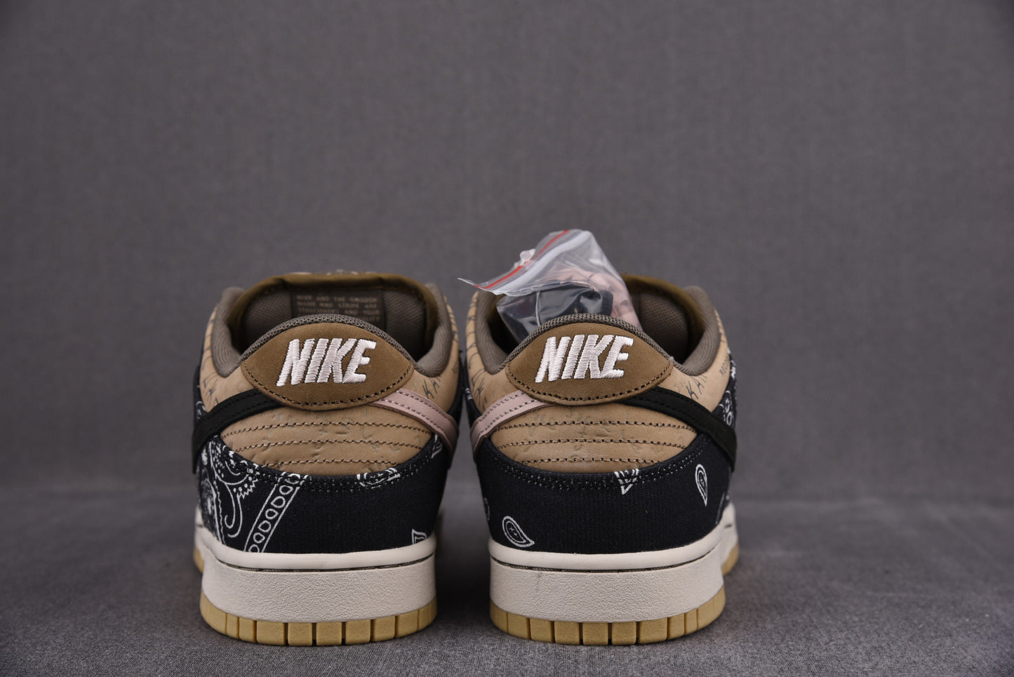 Nike SB Dunk Low Travis SCott