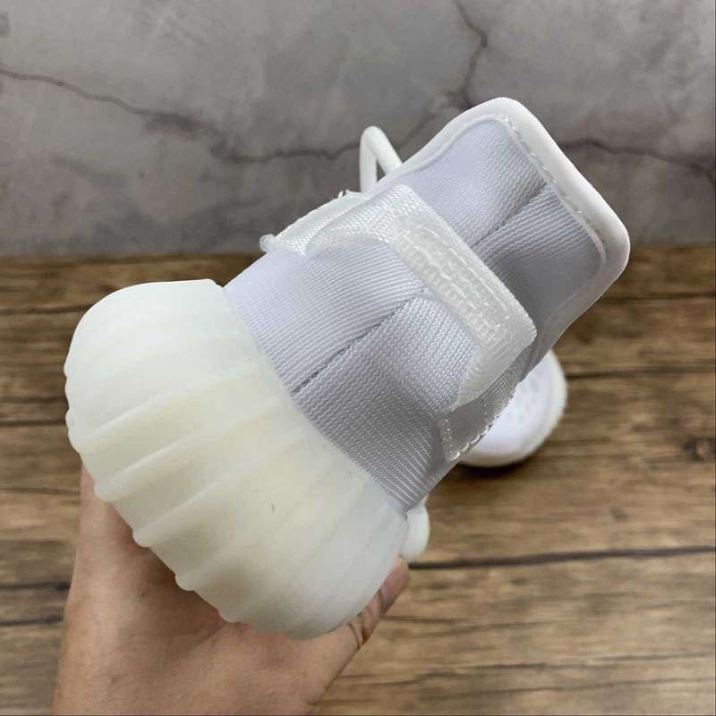 YEEZY BOOST 350 V2 MONO CLOUD