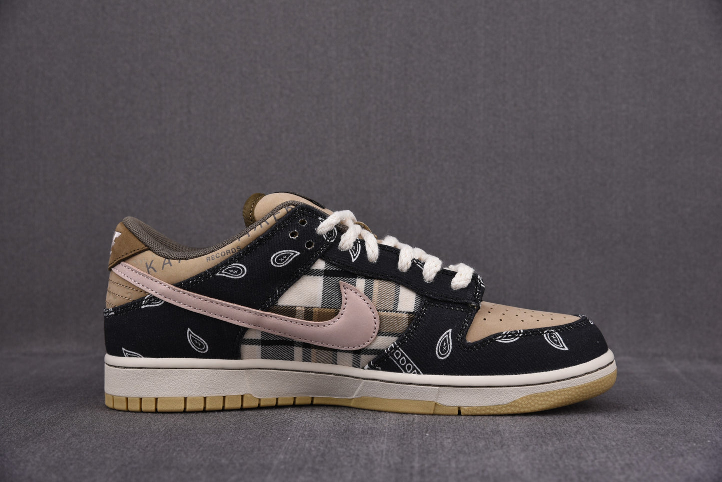 Nike SB Dunk Low Travis SCott