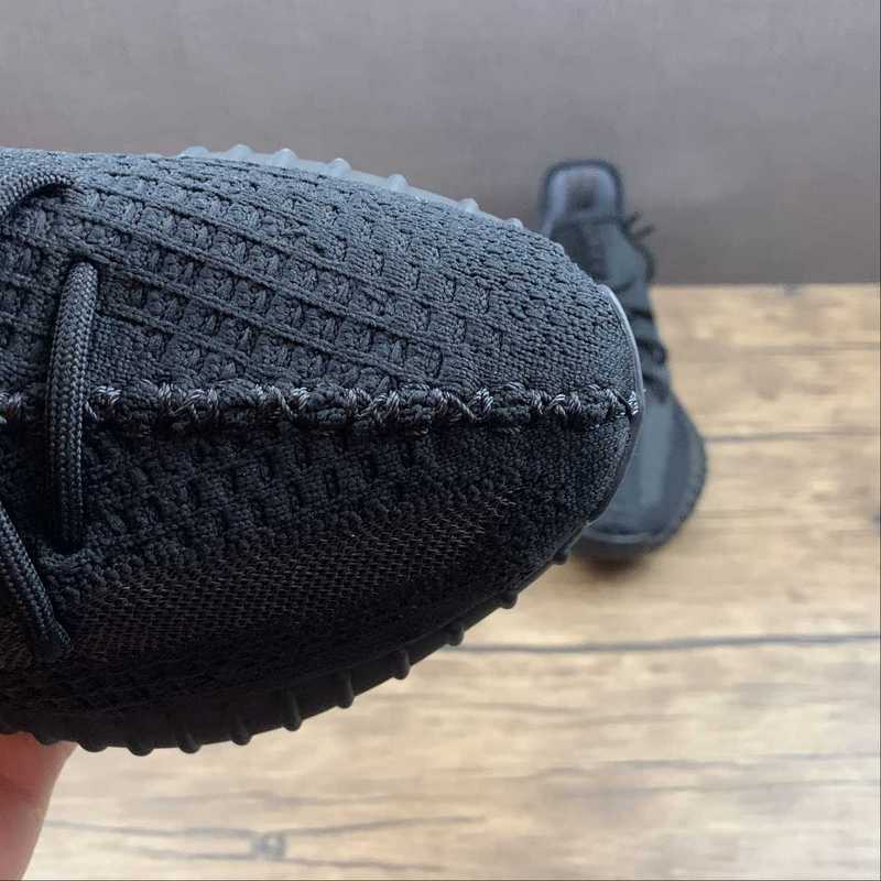 YEEZY BOOST 350 V2 ONYX