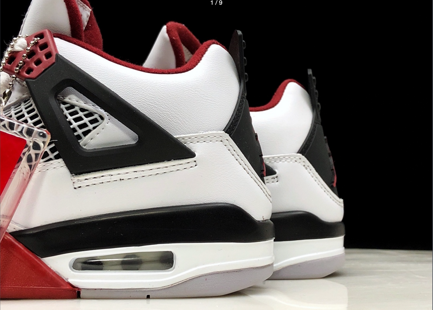 Air Jordan 4 'Fire Red'