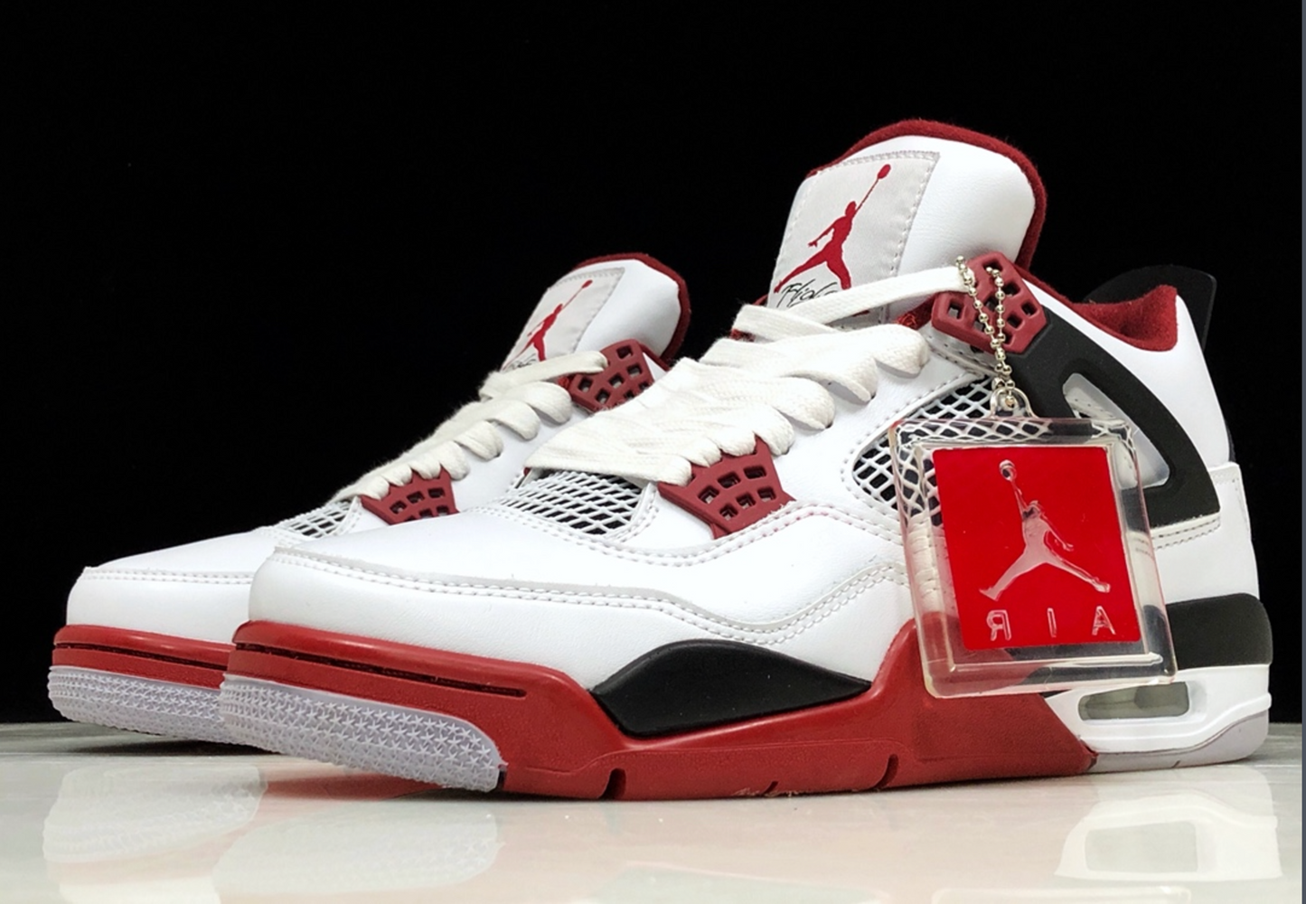 Air Jordan 4 'Fire Red'