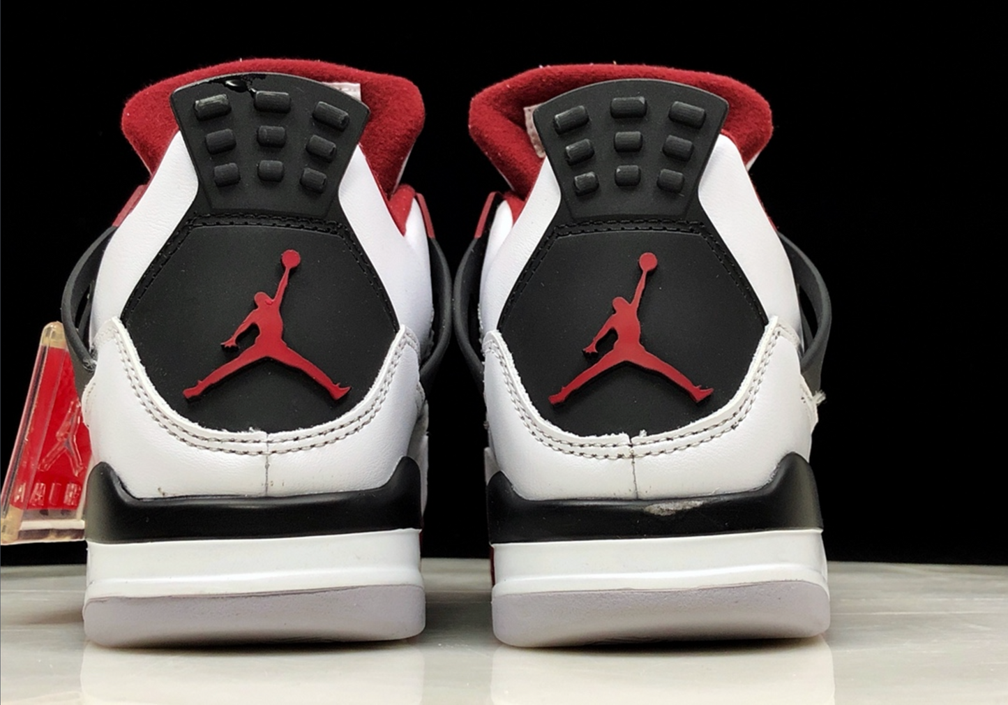 Air Jordan 4 'Fire Red'