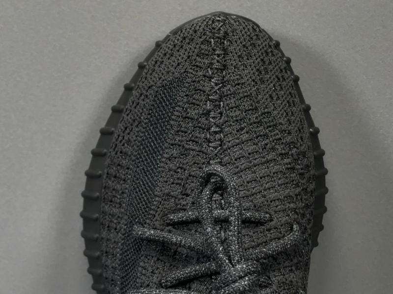 YEEZY BOOST 350 V2 BLACK REFLECTIVE