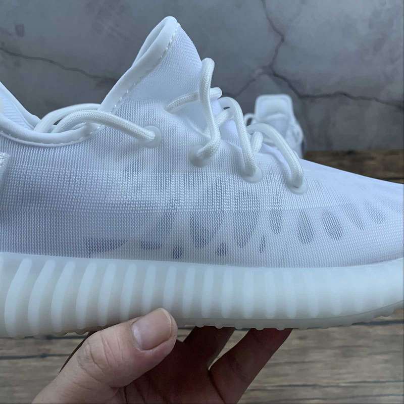 YEEZY BOOST 350 V2 MONO CLOUD