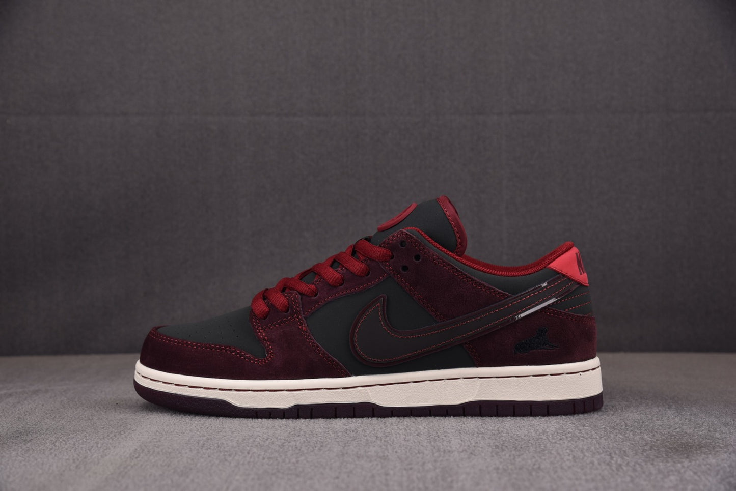 Nike SB Dunk Low Riot Skateshop