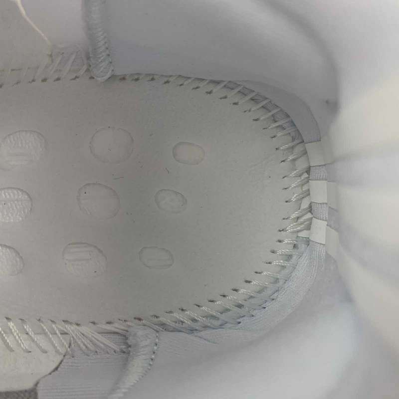 YEEZY BOOST 350 V2 MONO CLOUD