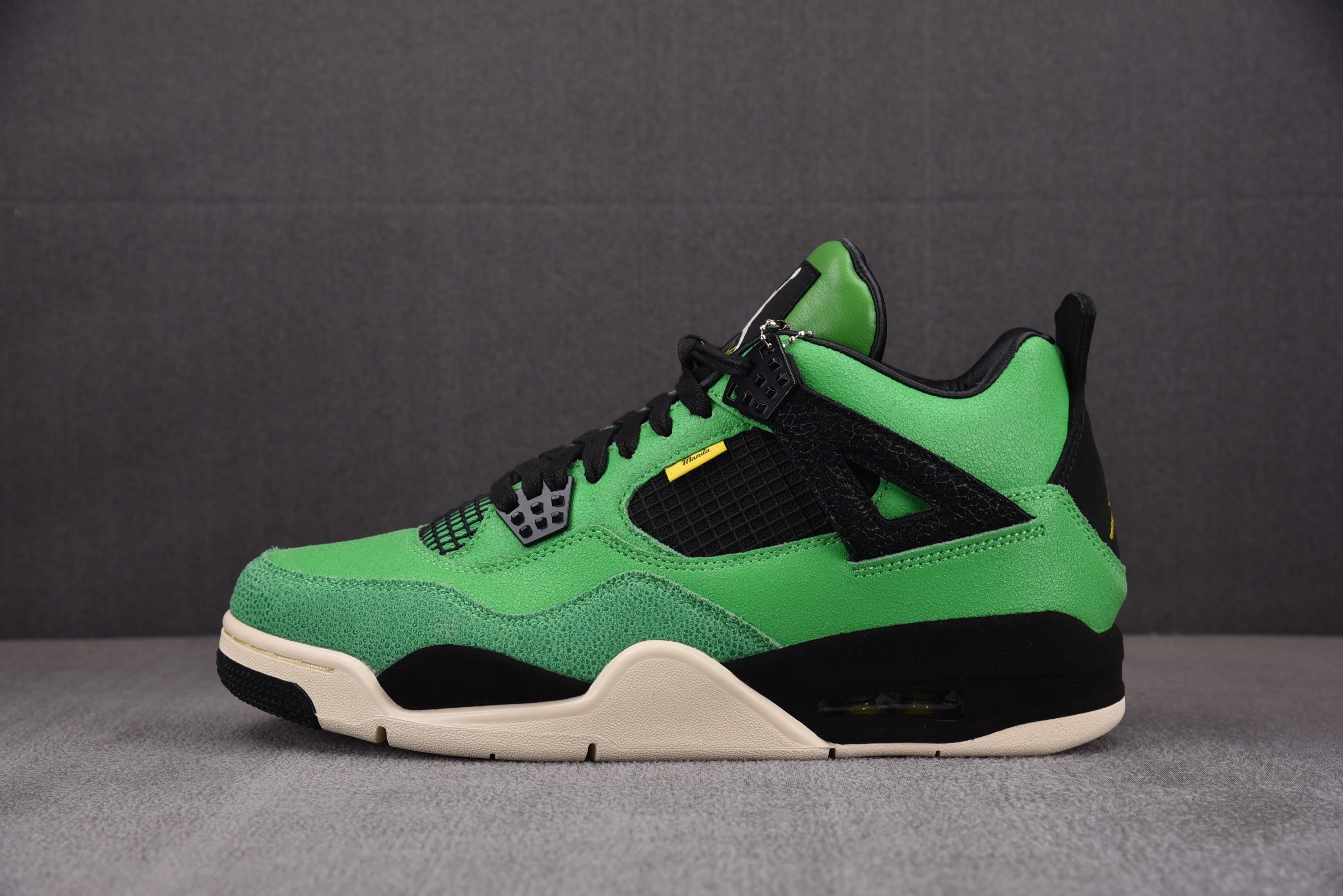 Air Jordan 4 'Manila'