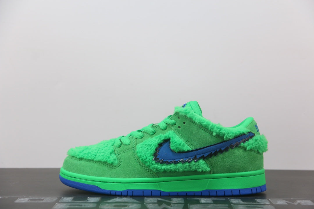 Nike SB Dunk Low 'Grateful Dead Bears Green'