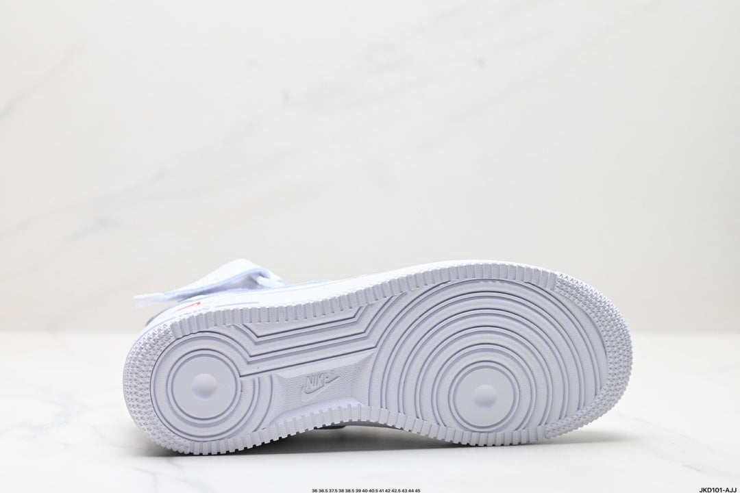 Nike Air Force 1 Mid Supreme White