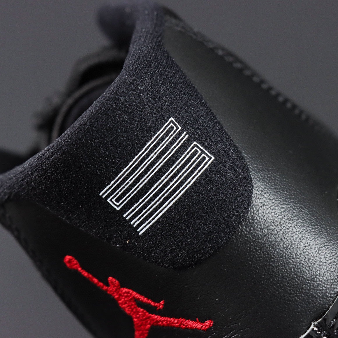 Jordan 11 'Bred'