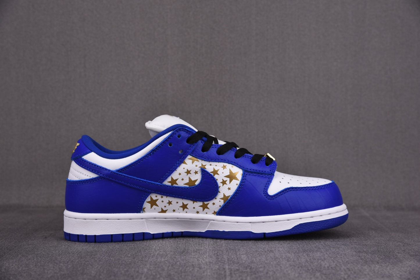 Nike SB Dunk Low Supreme Stars Hyper Royal