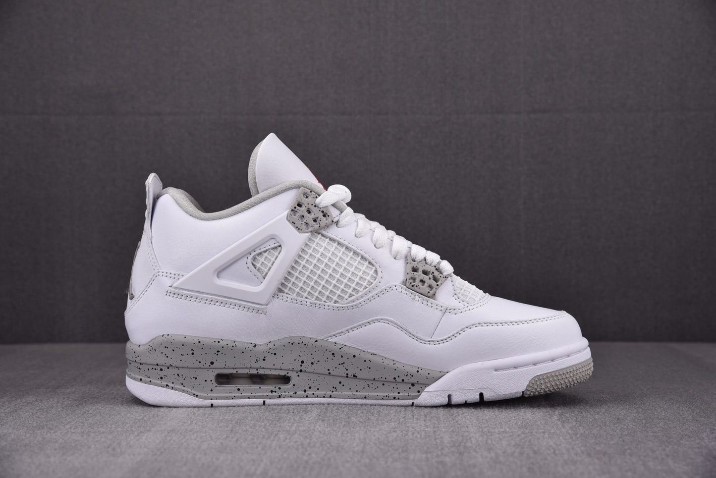 Air Jordan 4 Retro 'White Oreo'