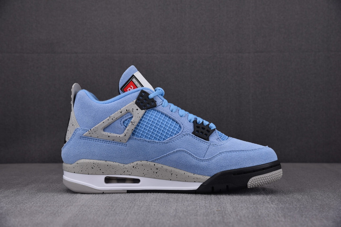 Air Jordan 4 'University Blue'