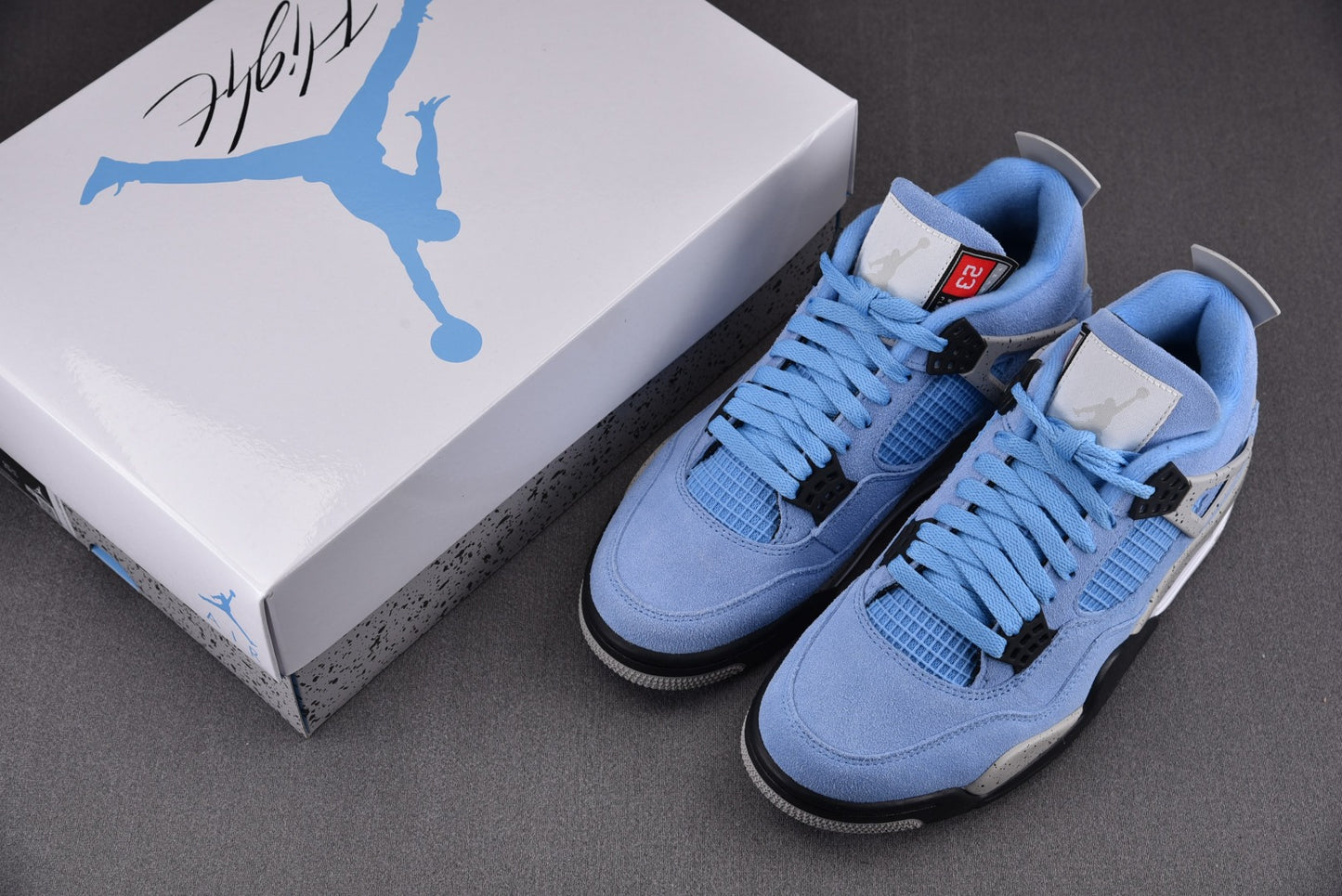 Air Jordan 4 'University Blue'