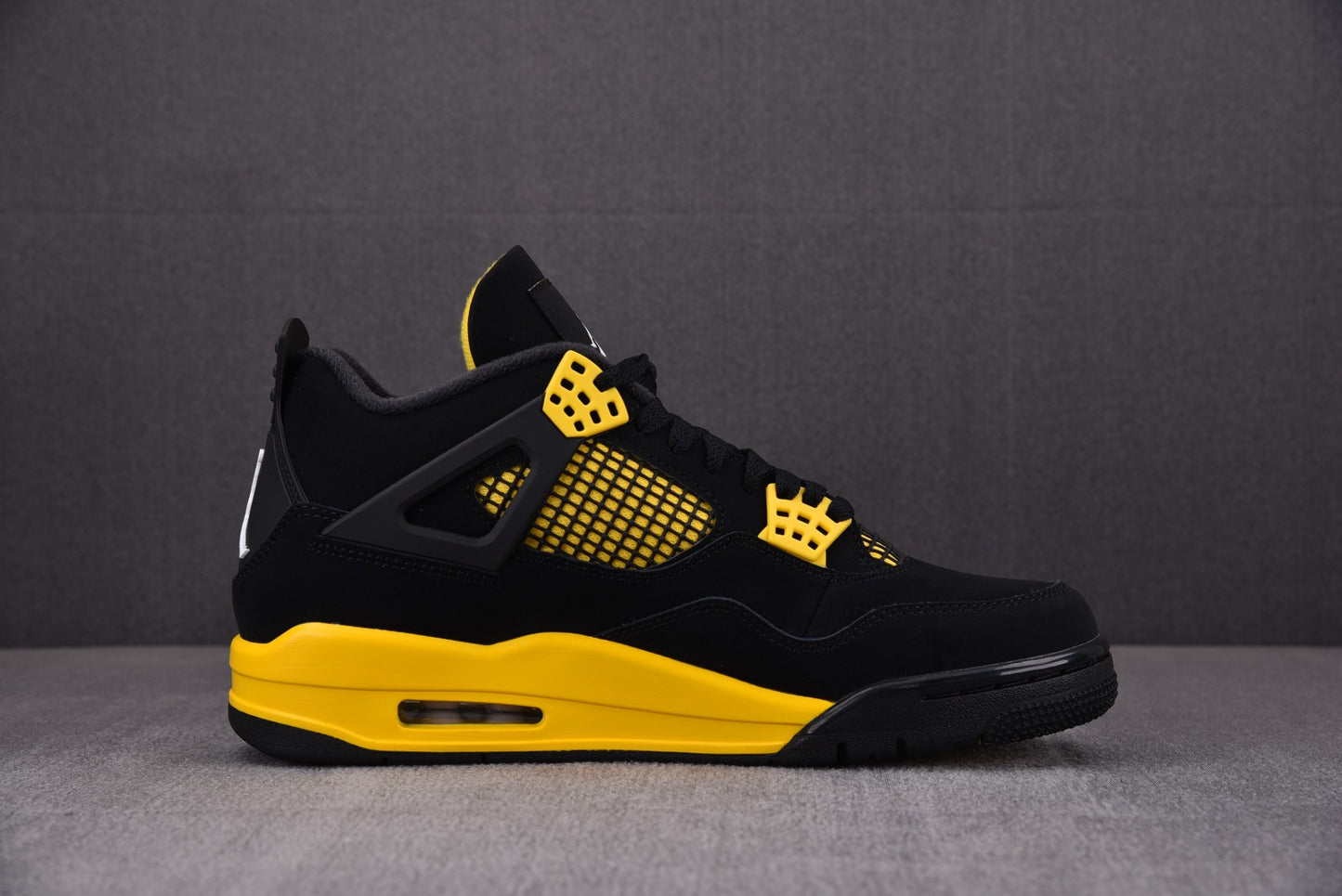 Air Jordan 4 'Thunder'