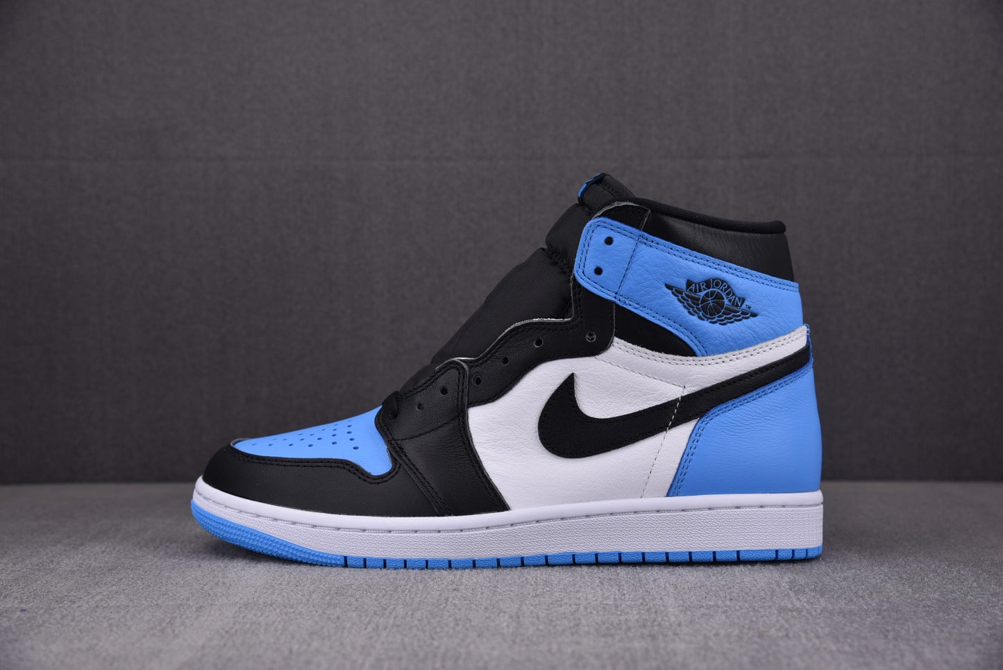 Jordan 1 Retro High OG 'UNC Toe'