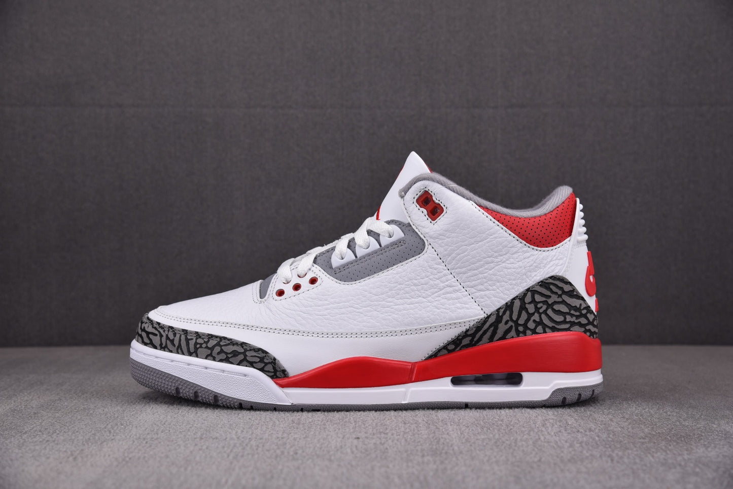 Jordan 3 Retro 'Fire Red'