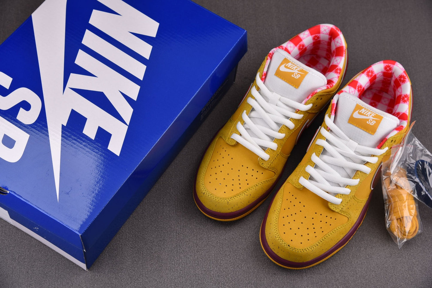 Nike SB Dunk Low Yellow Lobster