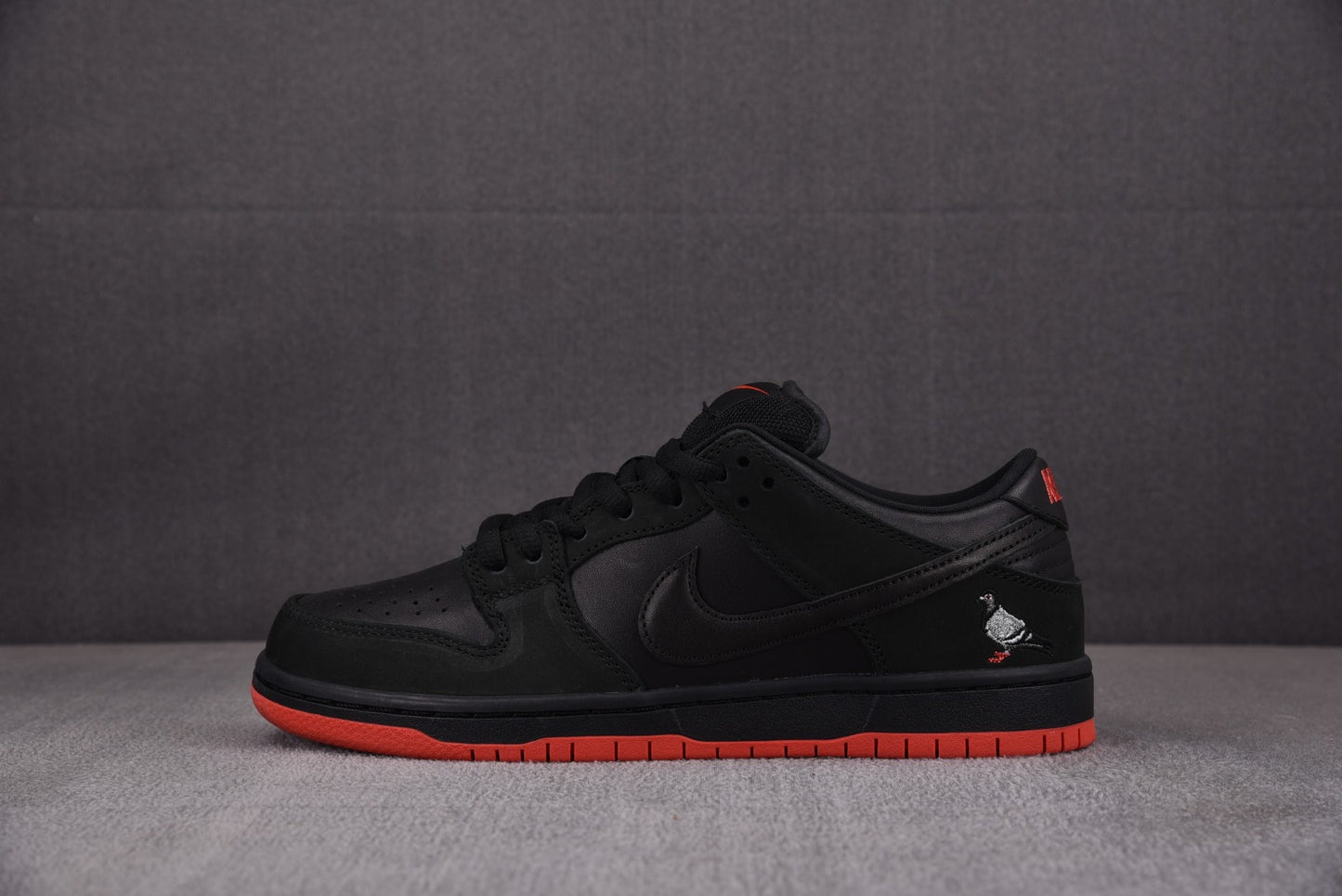 Nike SB Dunk Low 'Black Pigeon'