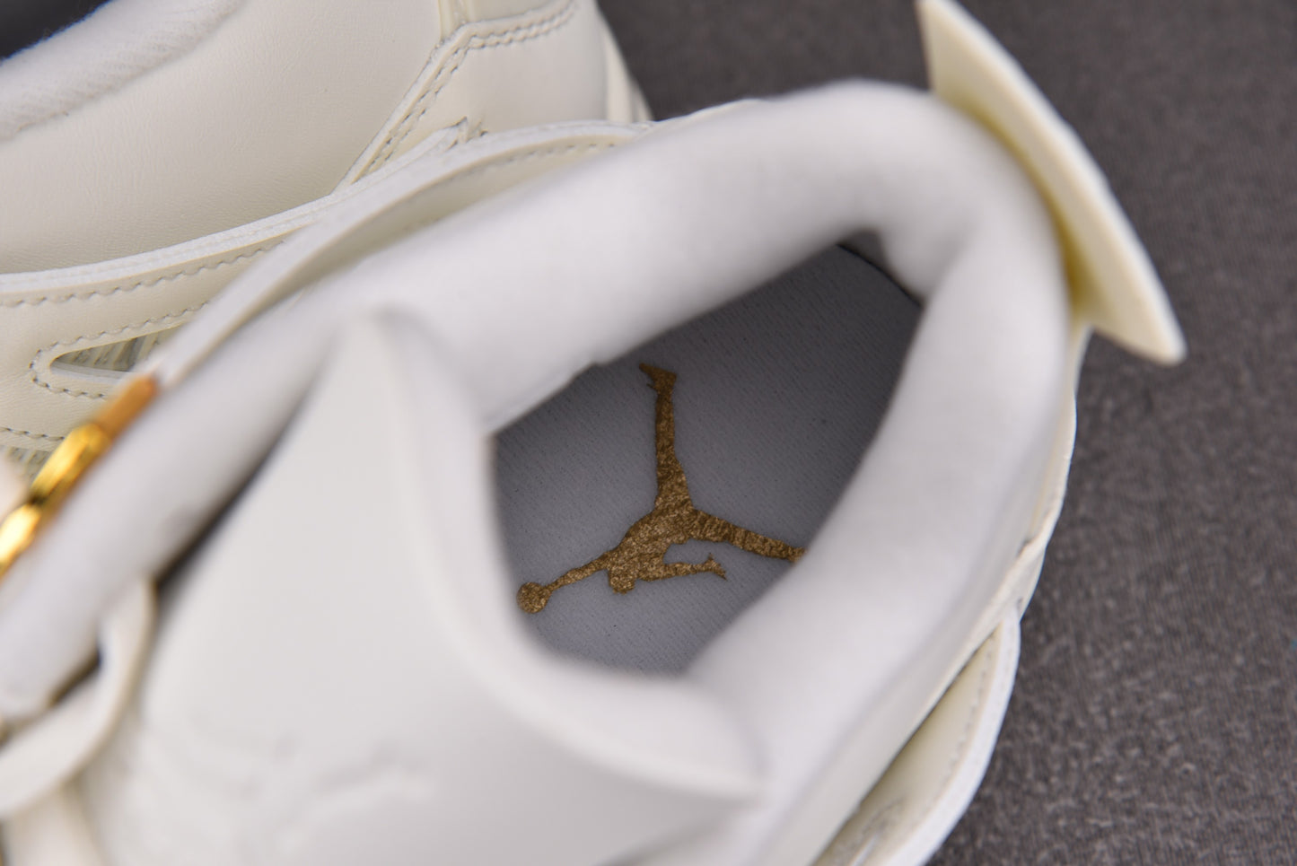 Air Jordan 4 'Metallic Gold'